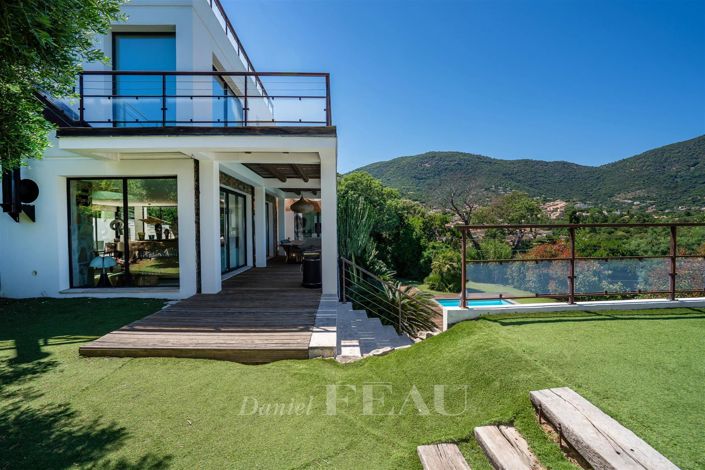 Image No.14-5 Bed House for sale