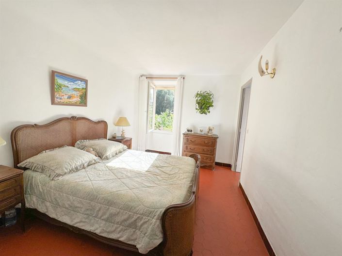 Image No.10-4 Bed House for sale