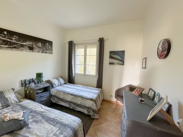 Image No.9-4 Bed House for sale