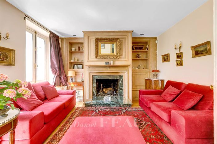 Image No.8-7 Bed House for sale