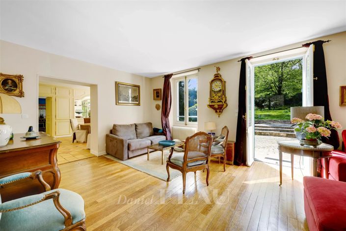 Image No.9-7 Bed House for sale