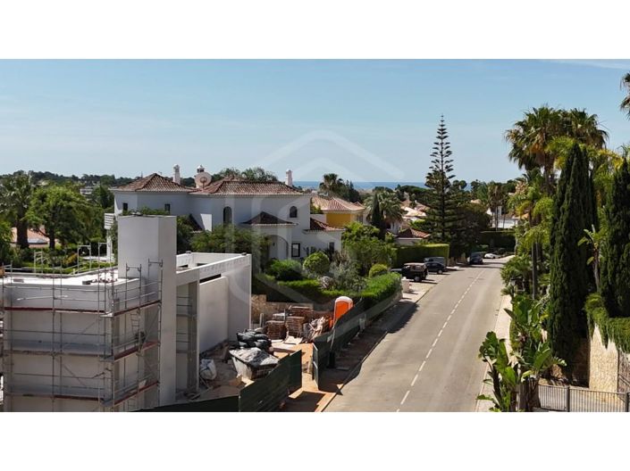 Image No.12-4 Bed House for sale