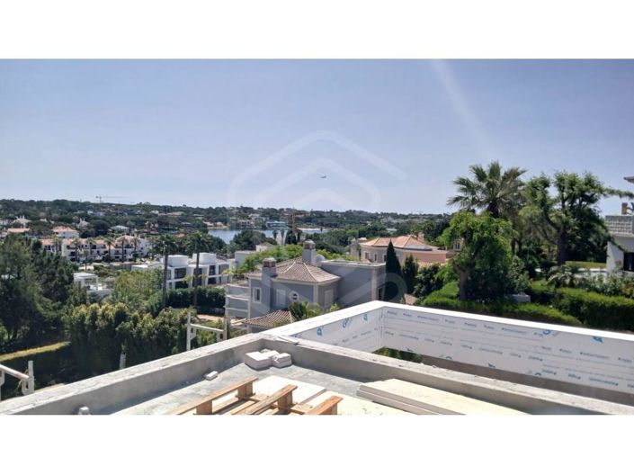 Image No.16-4 Bed House for sale