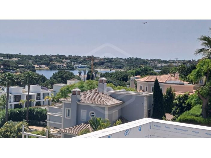 Image No.17-4 Bed House for sale