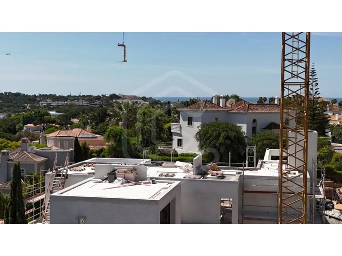 Image No.24-4 Bed House for sale