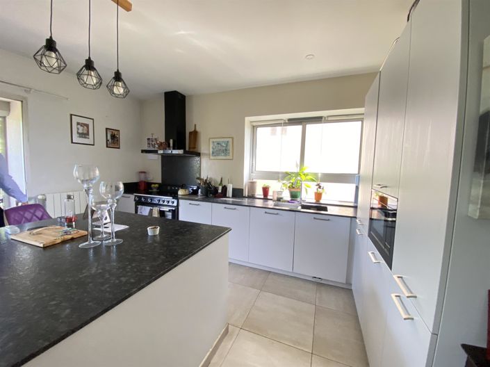 Image No.24-8 Bed House for sale