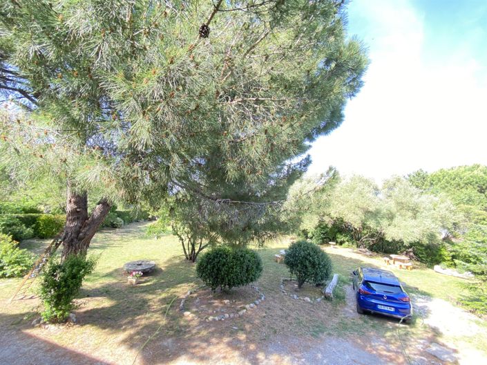 Image No.29-8 Bed House for sale