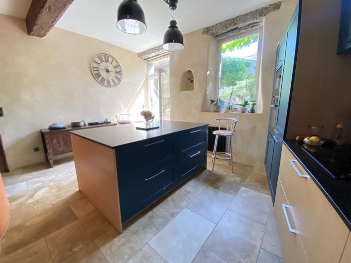 Image No.5-8 Bed House for sale