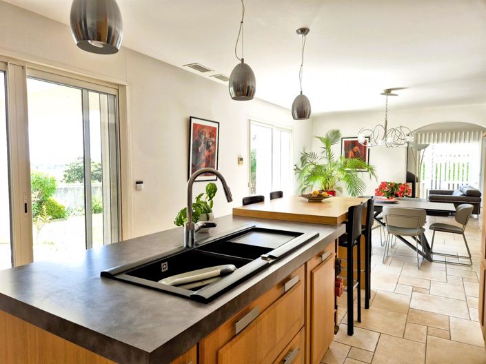 Image No.4-4 Bed House for sale