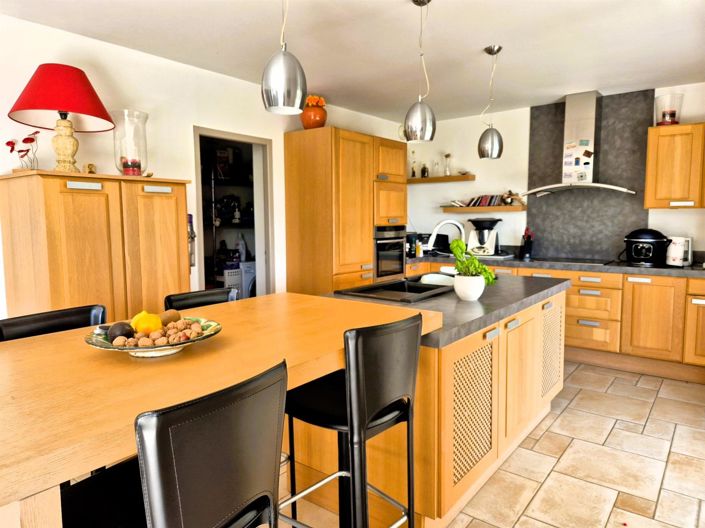 Image No.5-4 Bed House for sale