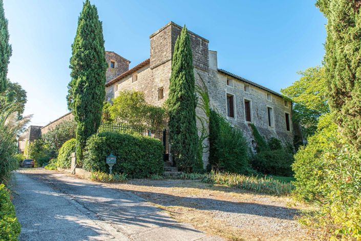 Image No.1-8 Bed Property for sale