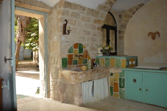 Image No.9-8 Bed Property for sale