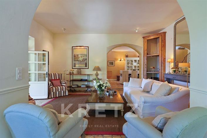 Image No.10-7 Bed House for sale