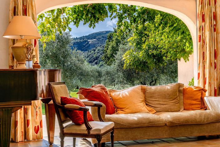 Image No.14-6 Bed House for sale