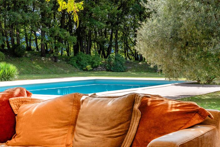 Image No.6-6 Bed House for sale