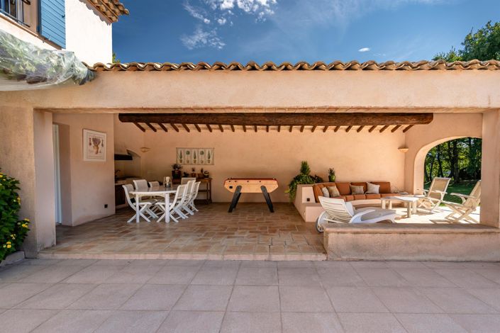 Image No.9-6 Bed House for sale