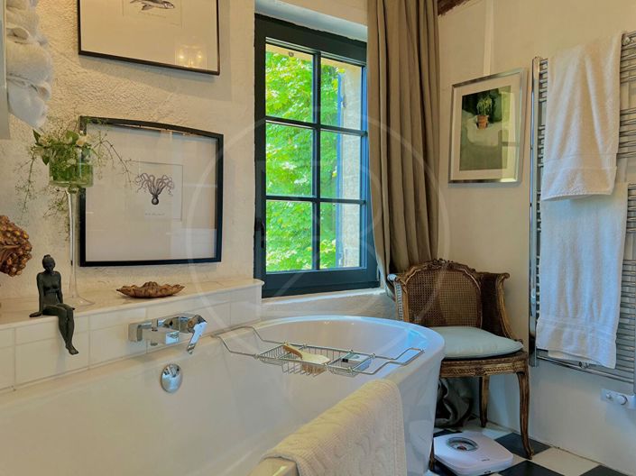 Image No.10-5 Bed House for sale