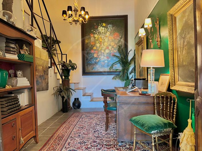 Image No.8-5 Bed House for sale