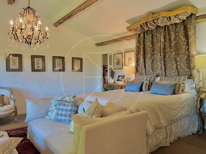 Image No.9-5 Bed House for sale