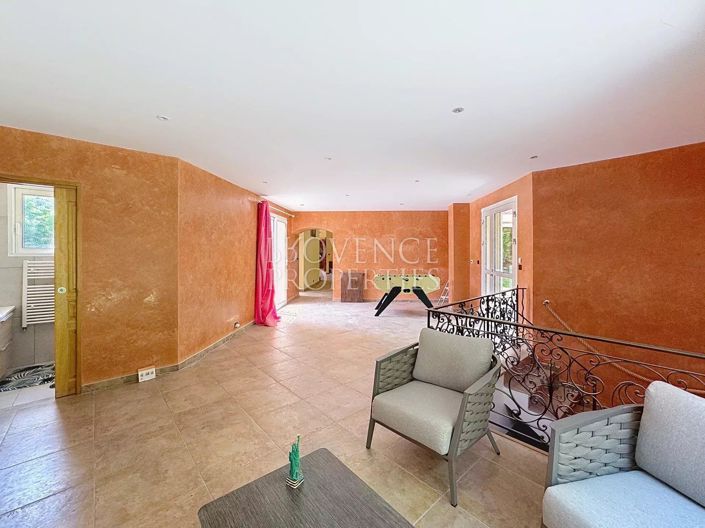 Image No.14-10 Bed House for sale