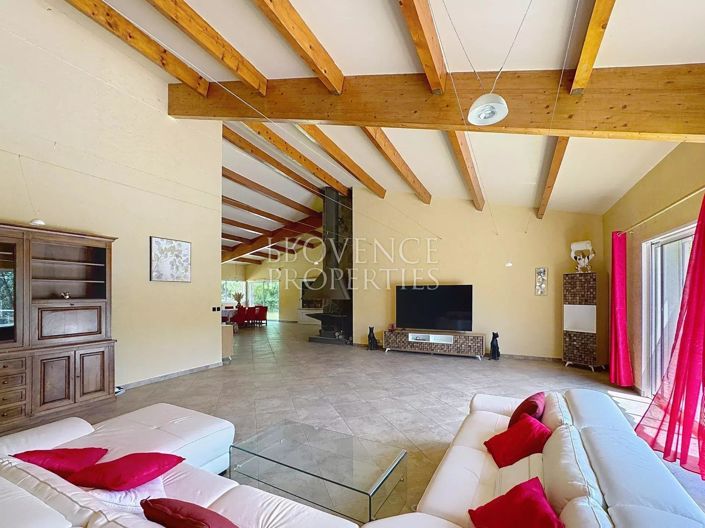 Image No.16-10 Bed House for sale