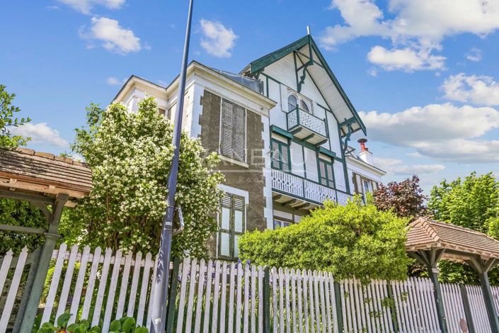 Image No.2-4 Bed House for sale