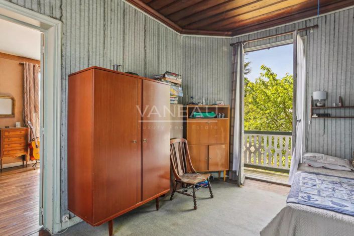 Image No.8-4 Bed House for sale