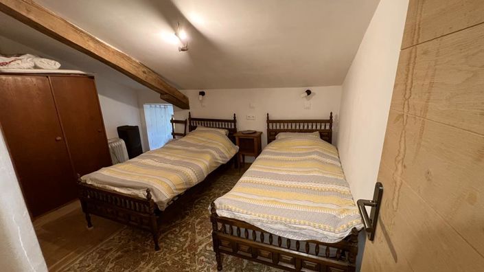 Image No.23-6 Bed House for sale