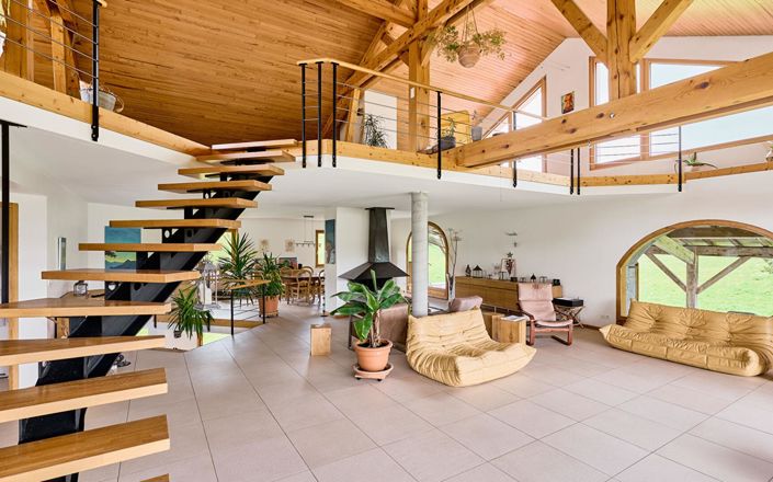 Image No.4-4 Bed Property for sale