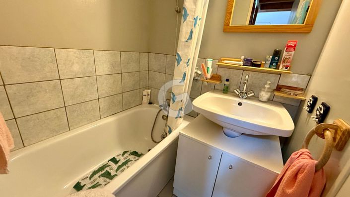 Image No.8-2 Bed House for sale