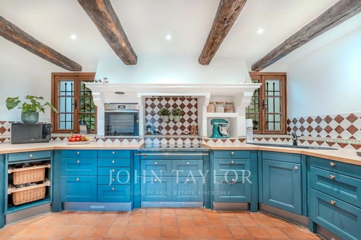 Image No.12-8 Bed House for sale