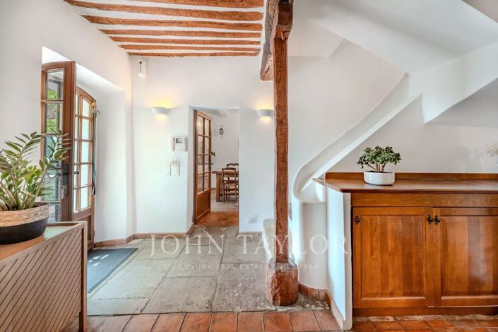 Image No.13-8 Bed House for sale