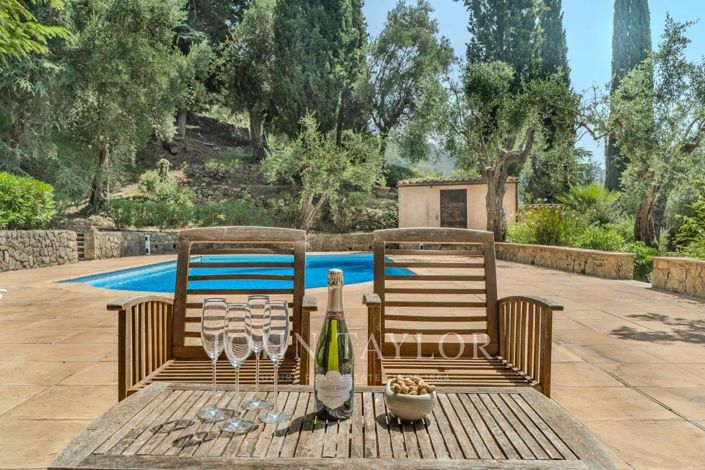 Image No.7-8 Bed House for sale