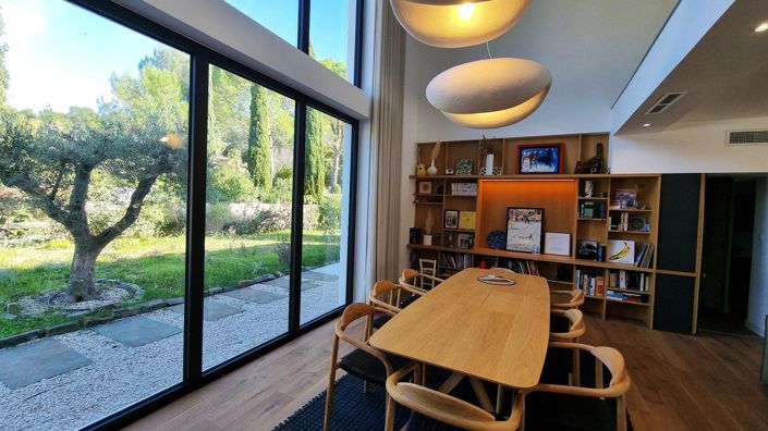 Image No.5-6 Bed House for sale