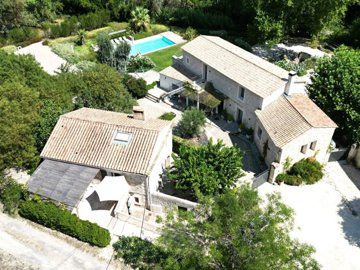 7 Bed House for sale