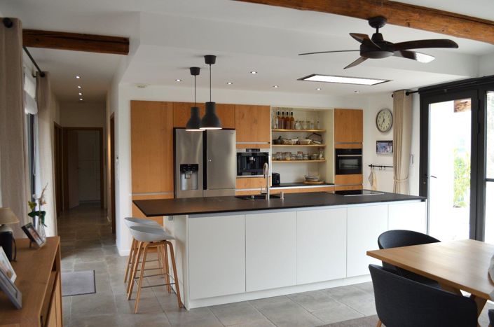 Image No.7-7 Bed House for sale