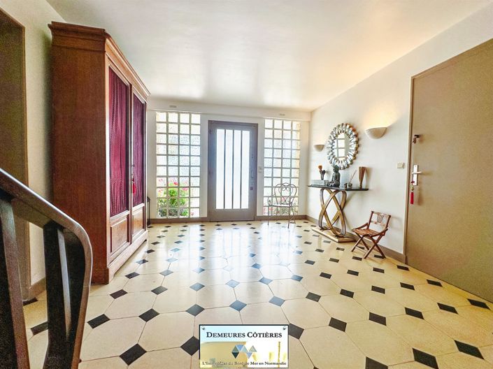 Image No.13-5 Bed House for sale