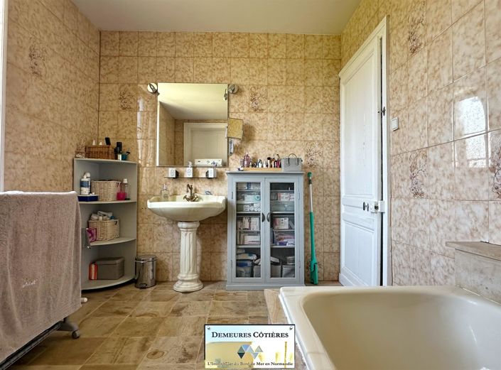 Image No.29-8 Bed House for sale