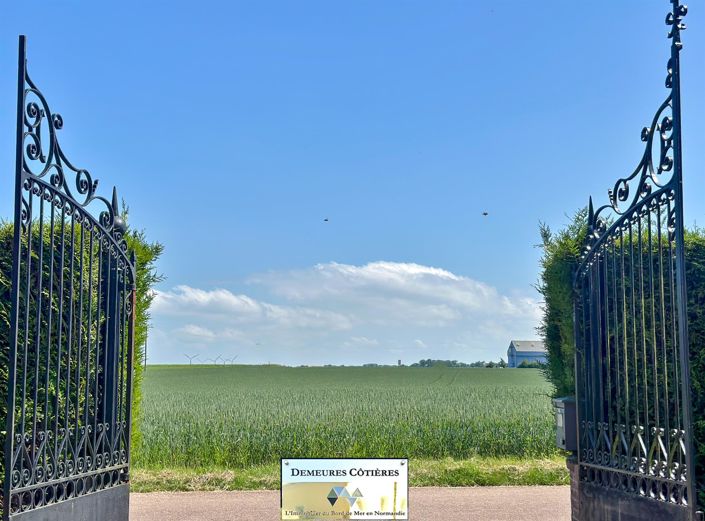 Image No.36-8 Bed House for sale