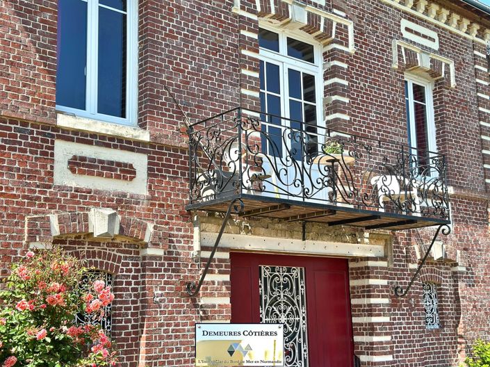 Image No.5-8 Bed House for sale