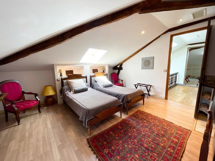 Image No.18-15 Bed House for sale