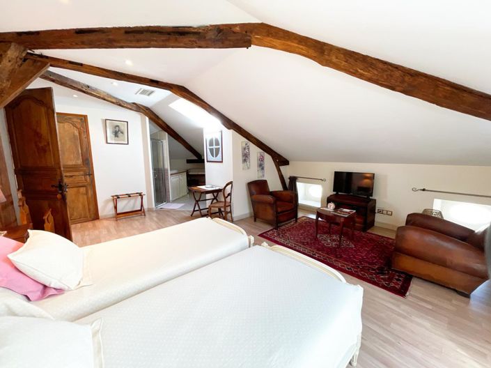 Image No.19-15 Bed House for sale