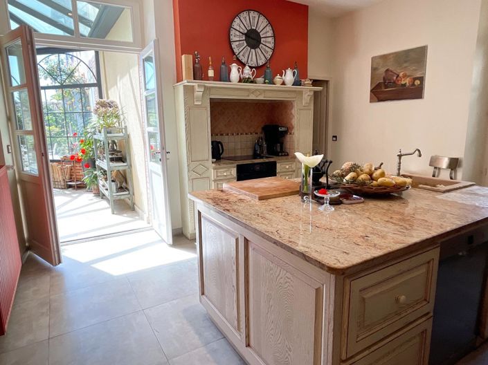 Image No.8-15 Bed House for sale