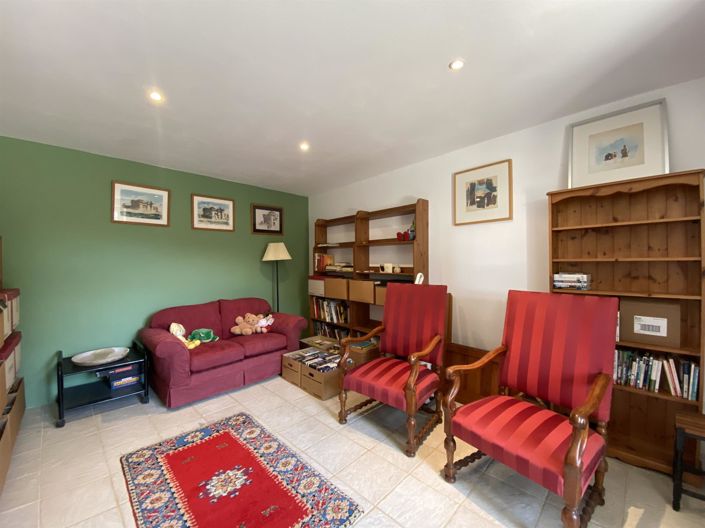 Image No.4-4 Bed House for sale