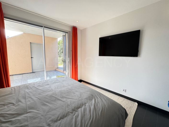 Image No.14-4 Bed House for sale