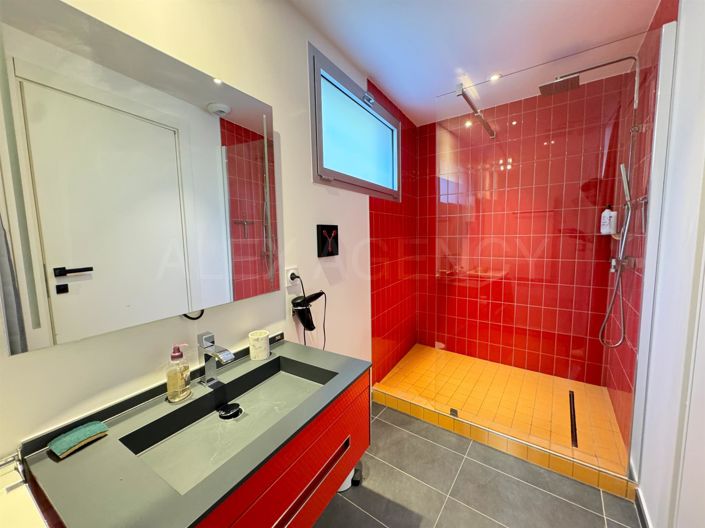 Image No.15-4 Bed House for sale