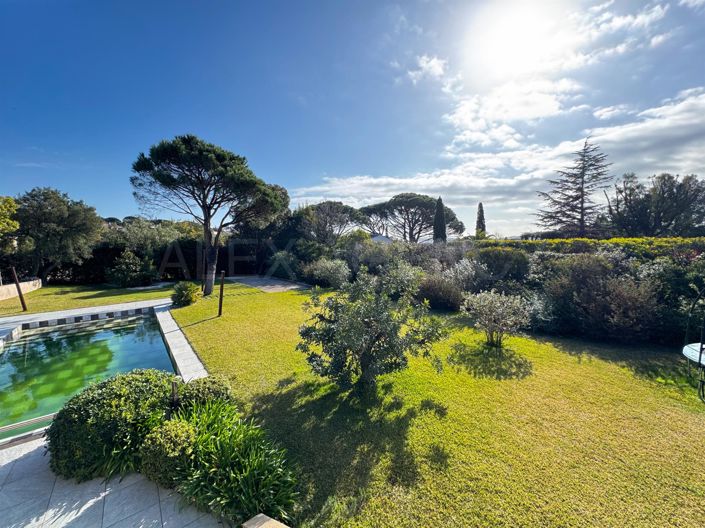 Image No.25-4 Bed House for sale