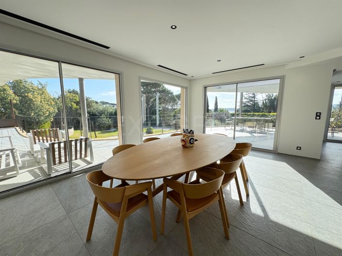 Image No.7-4 Bed House for sale