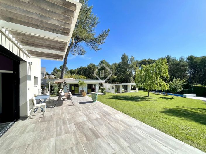 Image No.12-5 Bed House for sale