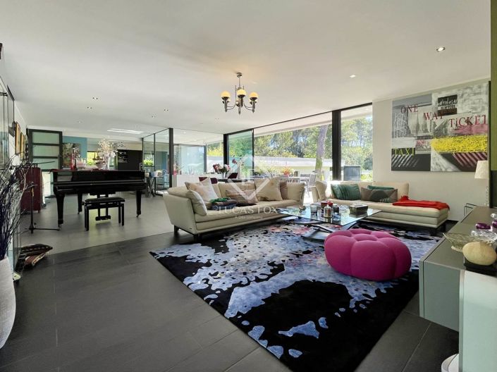 Image No.15-5 Bed House for sale